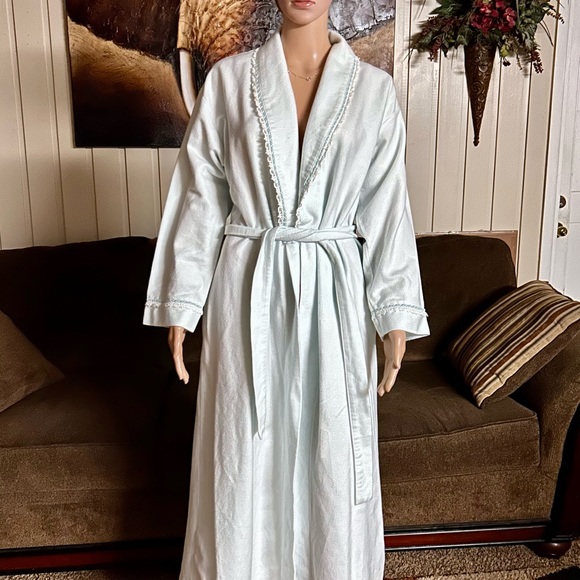 Eileen West • Small • Light Blue • Maxi • Velour • Floral Lace • Robe - Picture 2 of 16